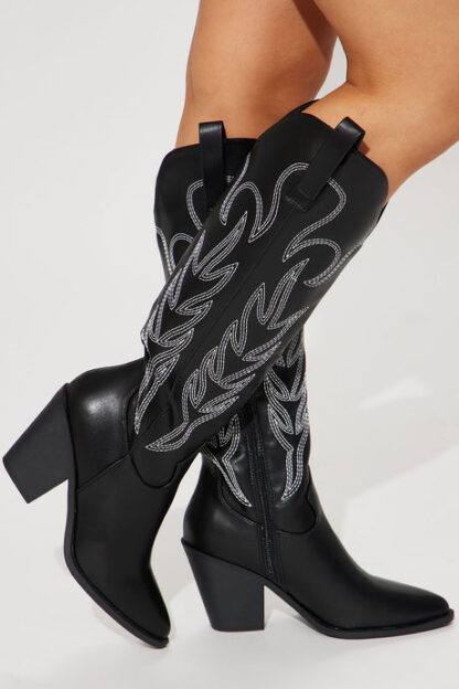 Botas de estilo cowboy con taco alto